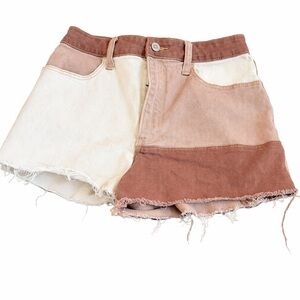 Hollister Ultra High Rise Mom Shorts Size 5 W27 Two Tone Patchwork 3”